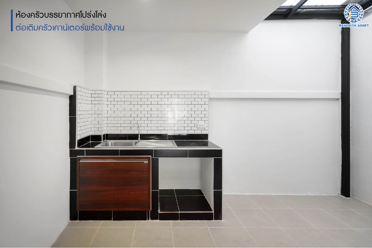 บ้านมือสองตกแต่งใหม่ ติด MRT "สถานีบางกระสอ" ม.นารีนคร รัตนาธิเบศร์ ตอบโจทย์ทุกการอยู่อาศัย ฟังก์ชั่น 2 ห้องนอนใหญ่ 2 ห้องน้ำ ต่อเติมครัวเคาน์เตอร์ และโรงจอดรถ บนทำเลดีที่สุด! ใกล้เซ็นทรัลรัตนาธิเบศร์ และจุดขึ้นทางด่วน "งามวงศ์วาน"